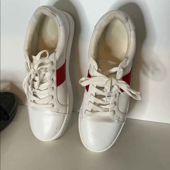 sneakers - Picture 2 of 4